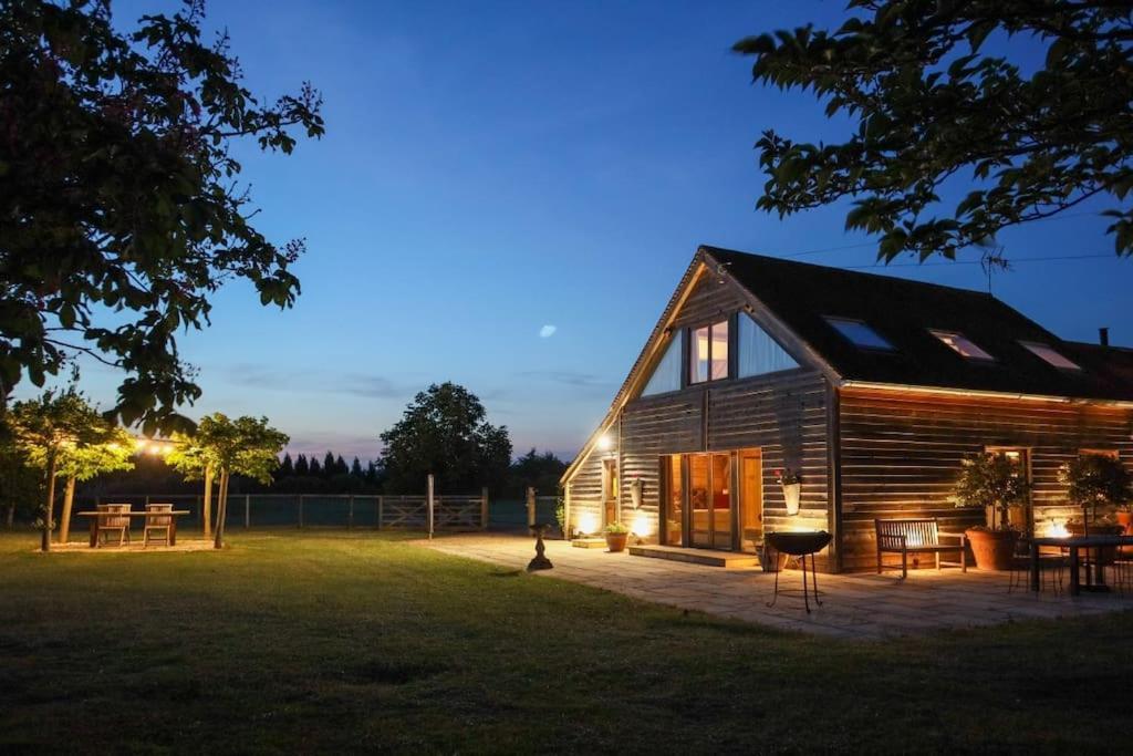 Moonlight Barn Villa Ascot  Exteriör bild